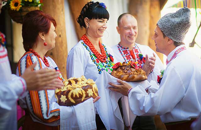 Весілля в українському стилі 2020