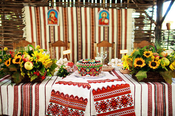 украшение свадьбы в украинском стиле